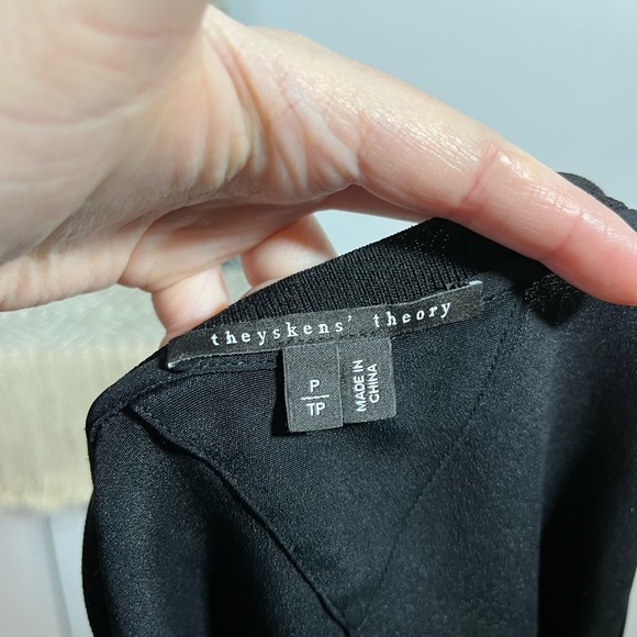 Theory black silk camisole - Picture 6 of 6